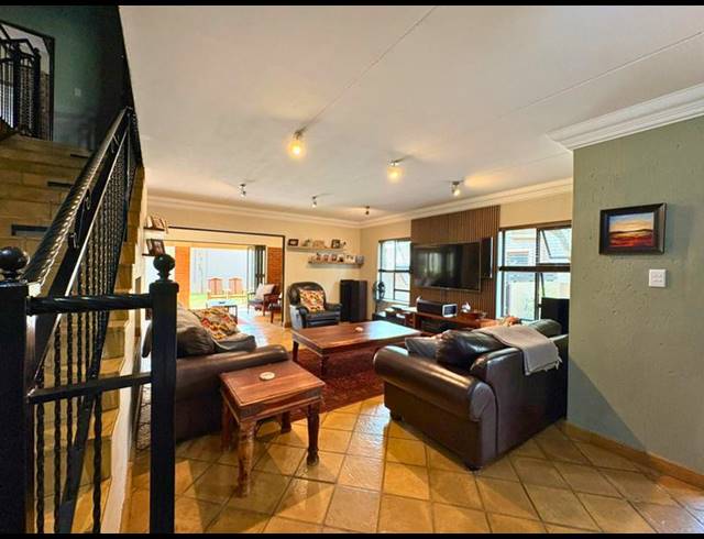 4 BEDROOM HOUSE FOR SALE IN GLEN MARAIS